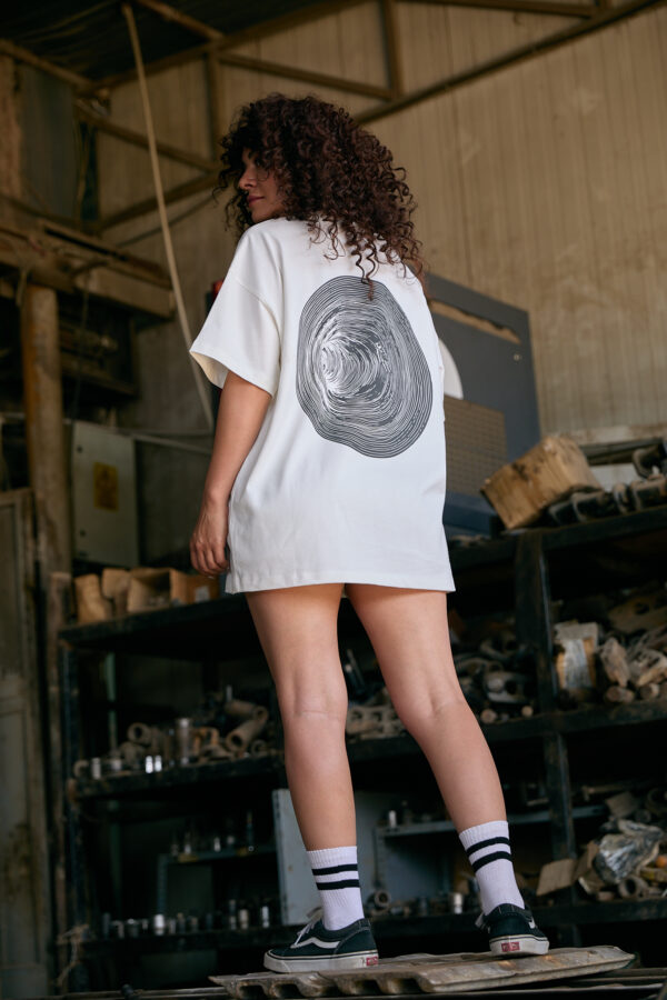 Kadın Ekru Solucan Deliği T-Shirt